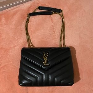 Black shoulder bag